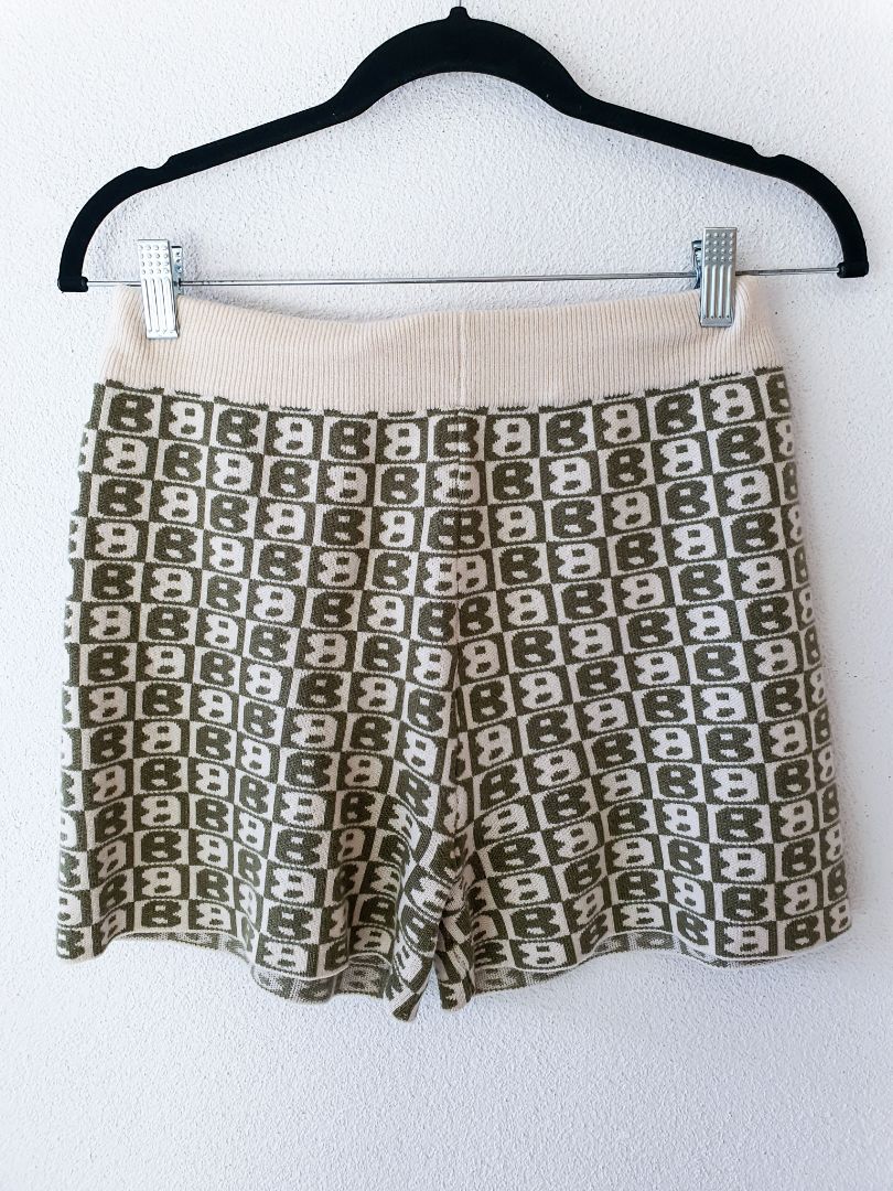 BY BILLIE Shorts M/L