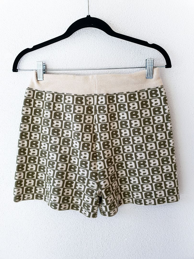 BY BILLIE Shorts M/L