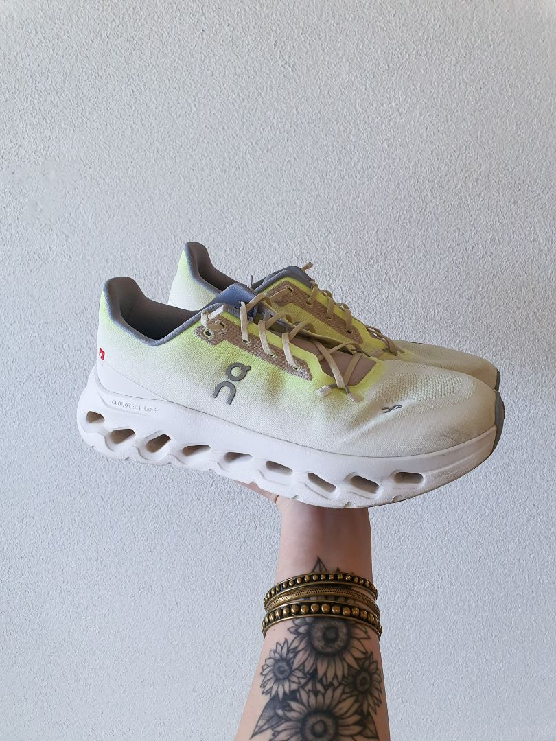 ON CLOUD Shoes EUR40