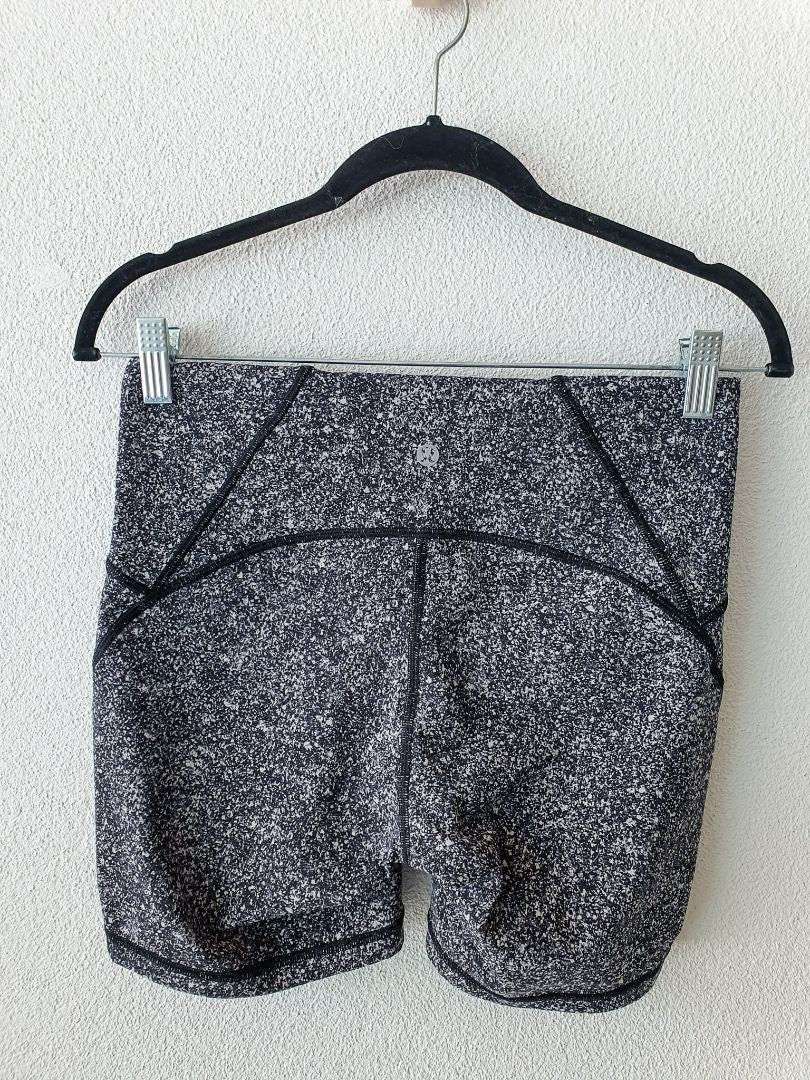 LULULEMON Shorts M