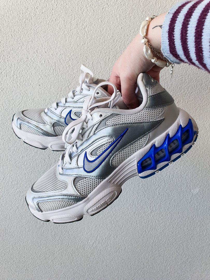 NIKE Shoes Size 8