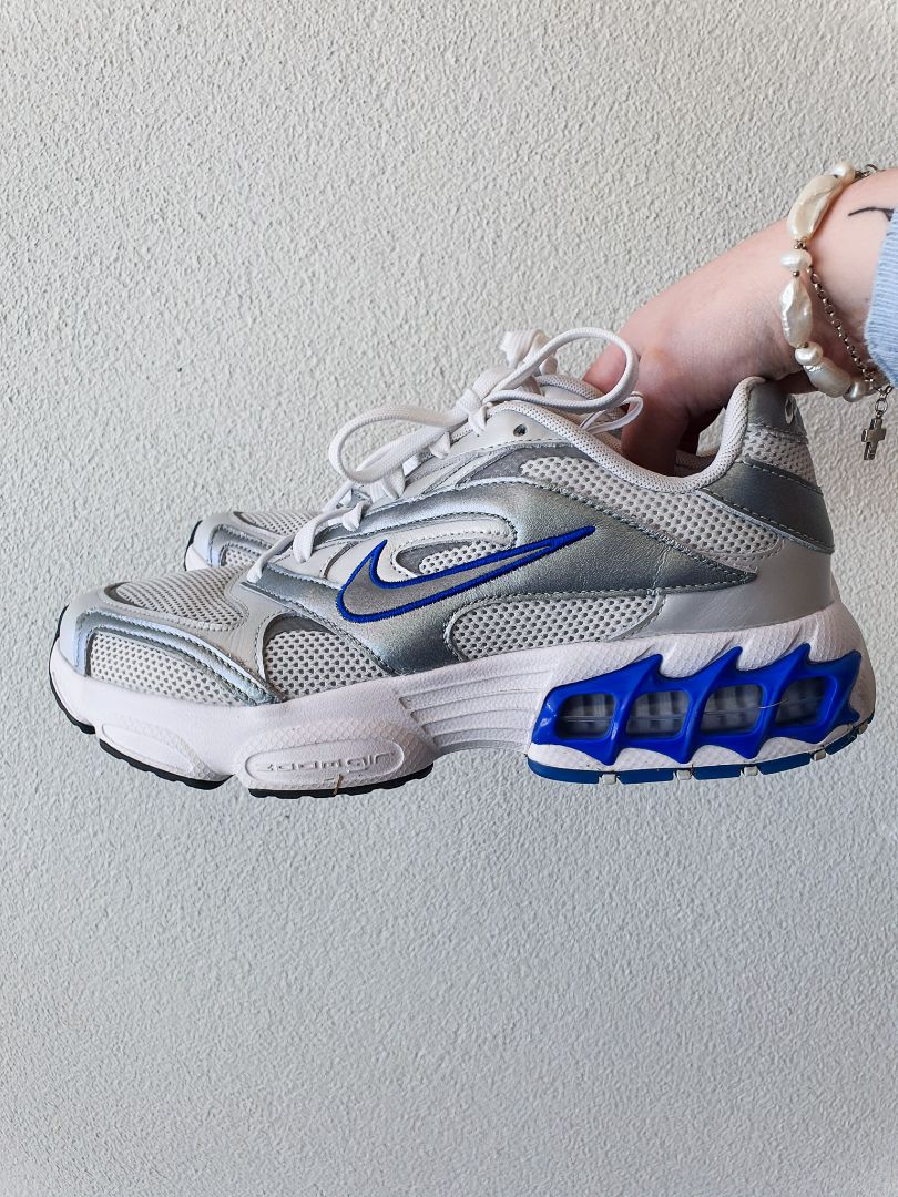 NIKE Shoes Size 8