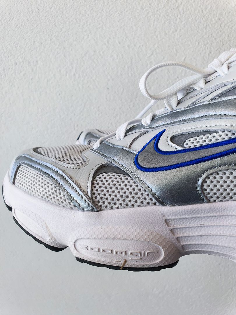 NIKE Shoes Size 8