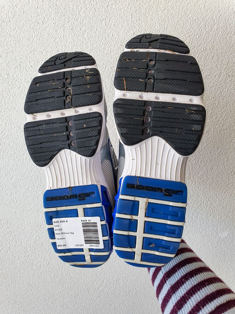 NIKE Shoes Size 8