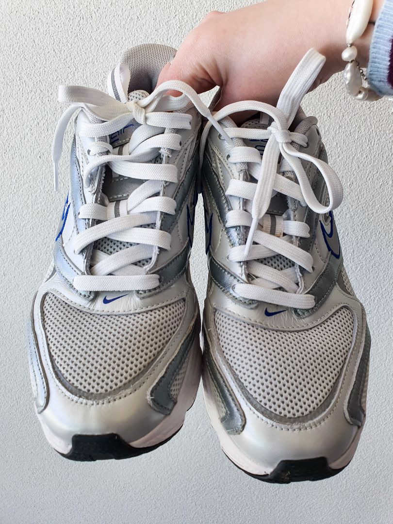 NIKE Shoes Size 8