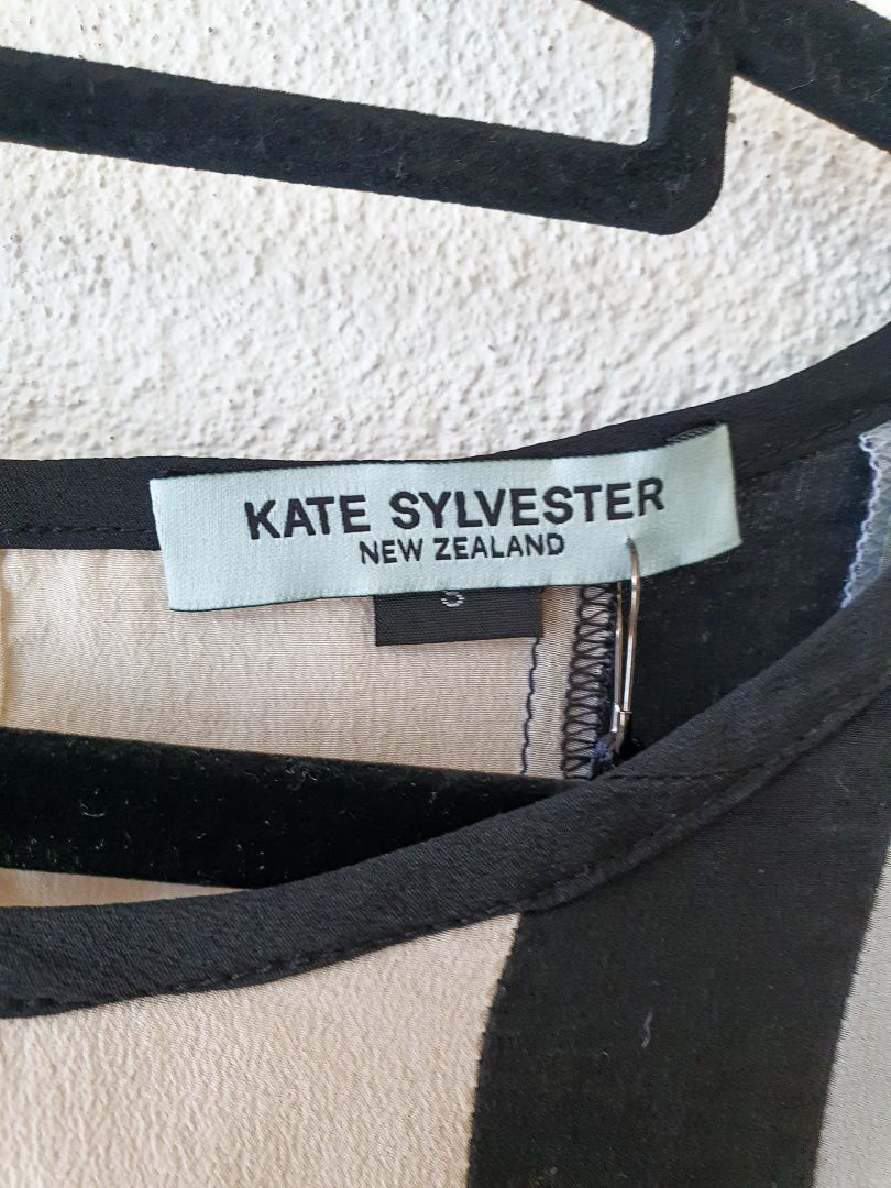KATE SYLVESTER Top S