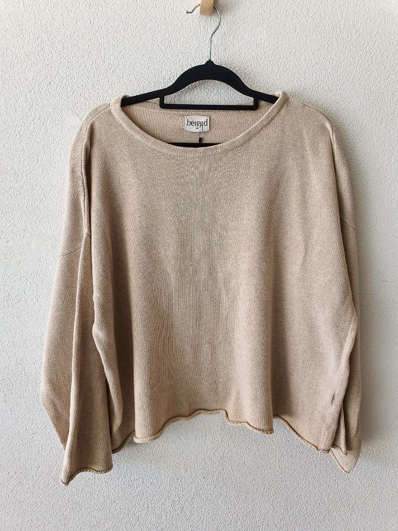 Beiged Top M