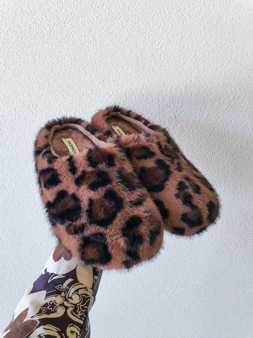 FASHION Shoes SIZE 6.5