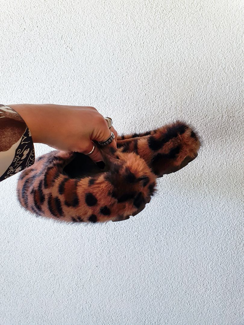 FASHION Shoes SIZE 6.5