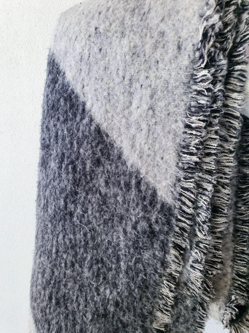 H&M scarf OS