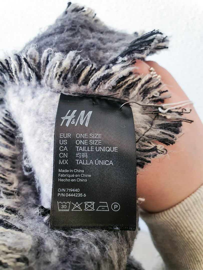 H&M scarf OS