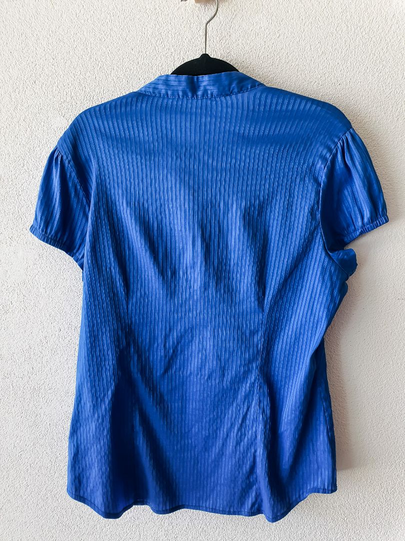 Ella J Top M