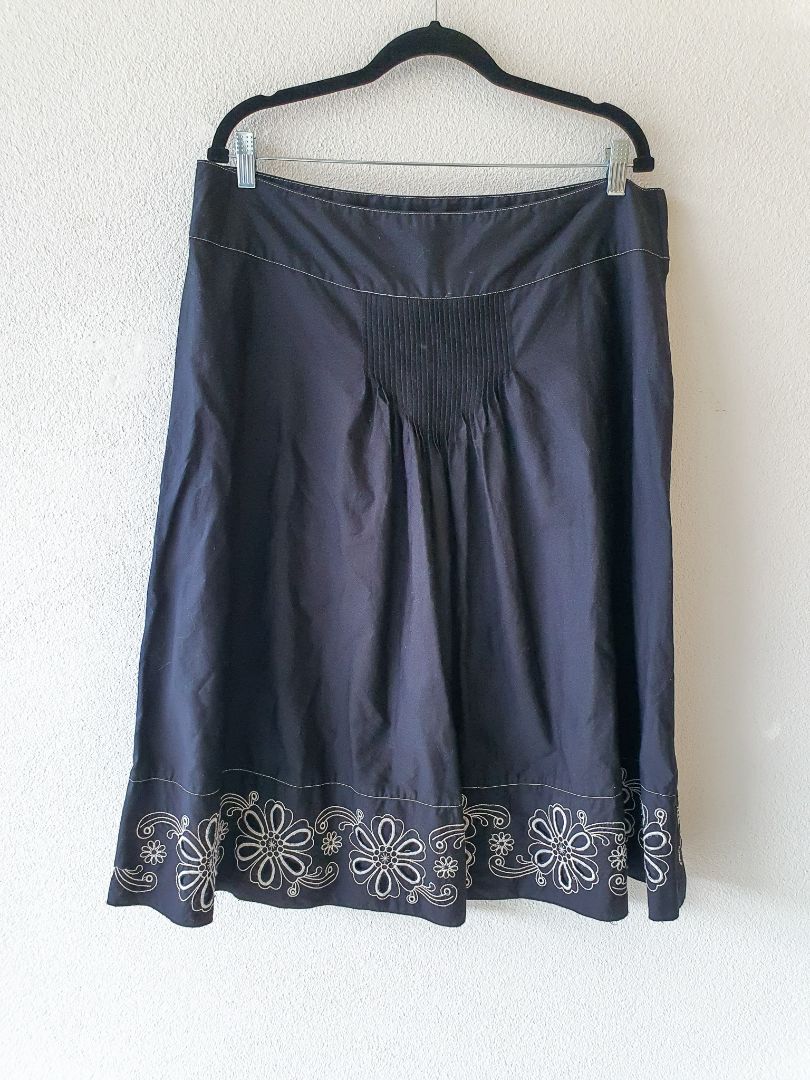 CITY CASUALS Skirt XL