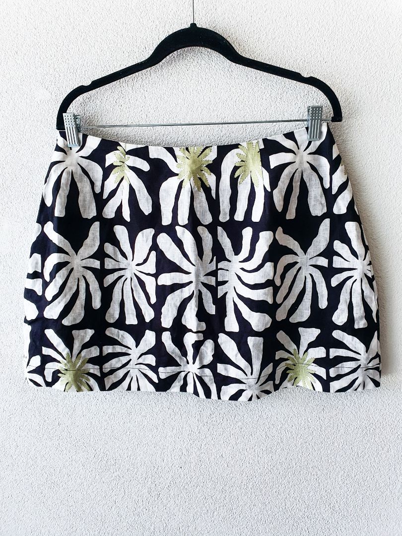 by CW Skirt XL