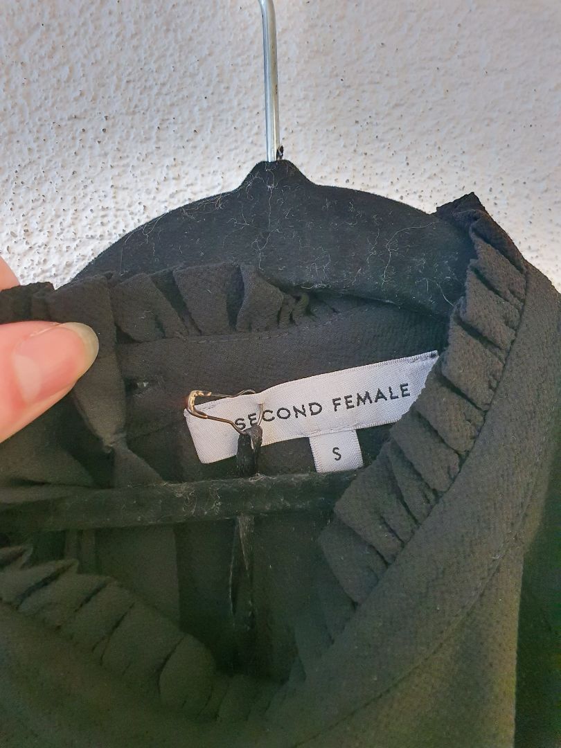 Second Female Top S