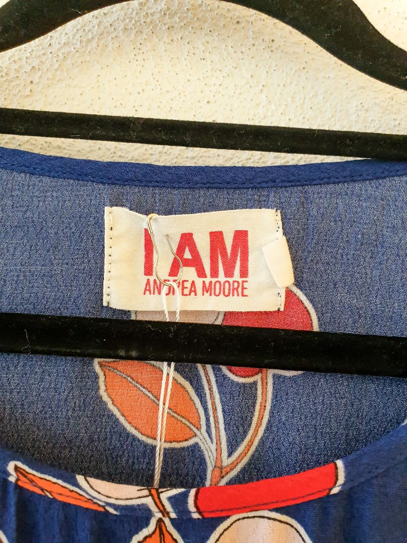 I Am Andrea Moore Top L