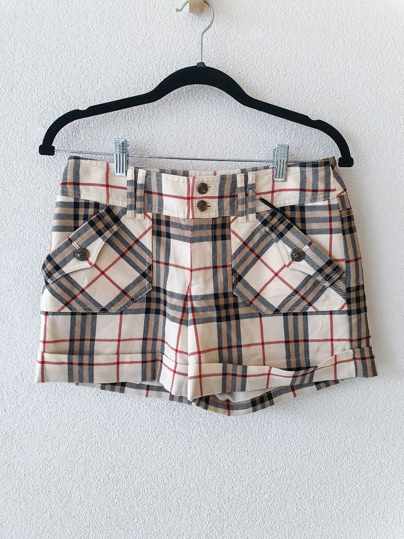 BURBERRY Shorts S
