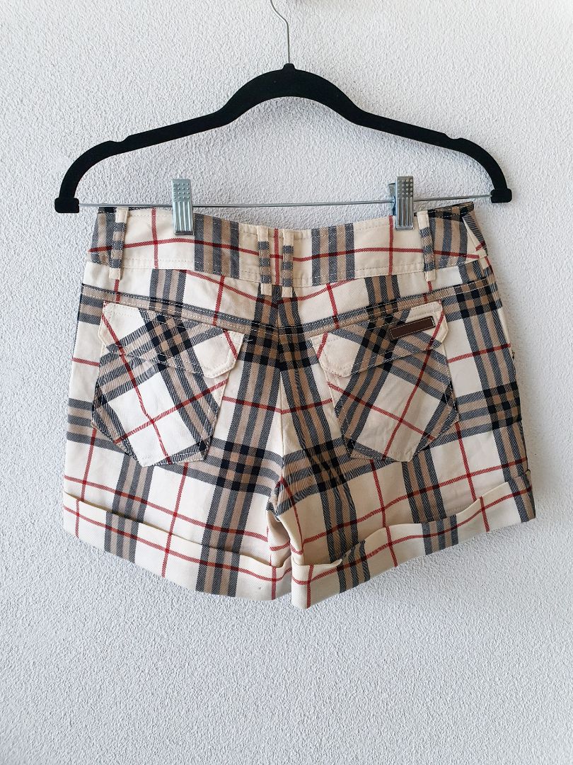 BURBERRY Shorts S