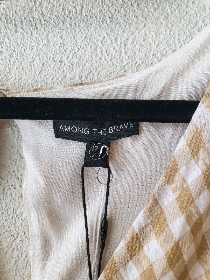AMONG THE BRAVE Dress M