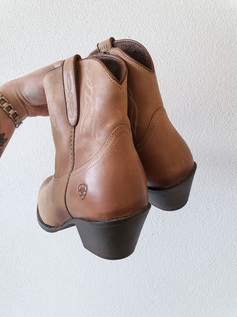 ARIAT Shoes US9