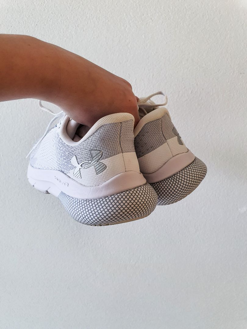 UNDER ARMOUR Shoes US7