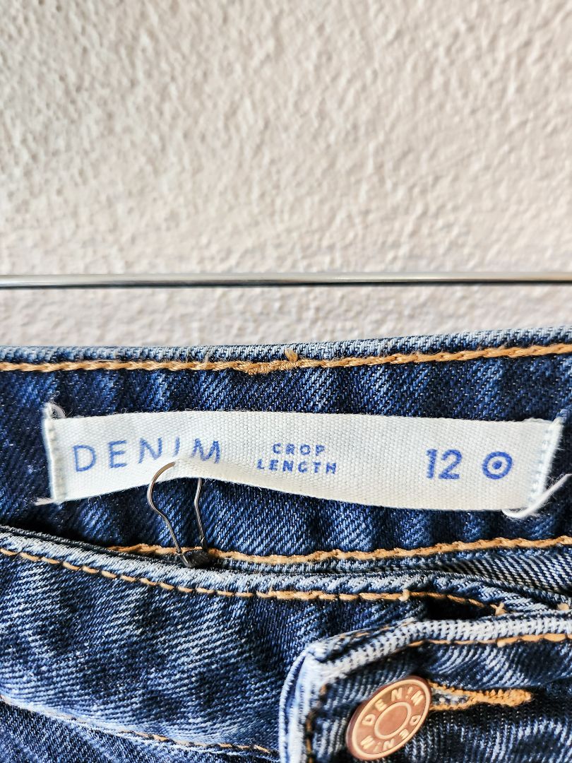 Target Jeans M