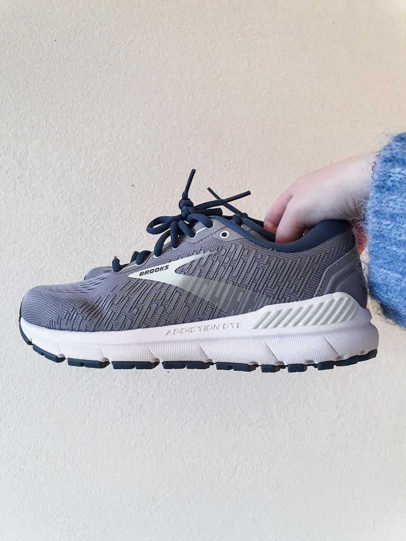 Brooks Shoes 8.5