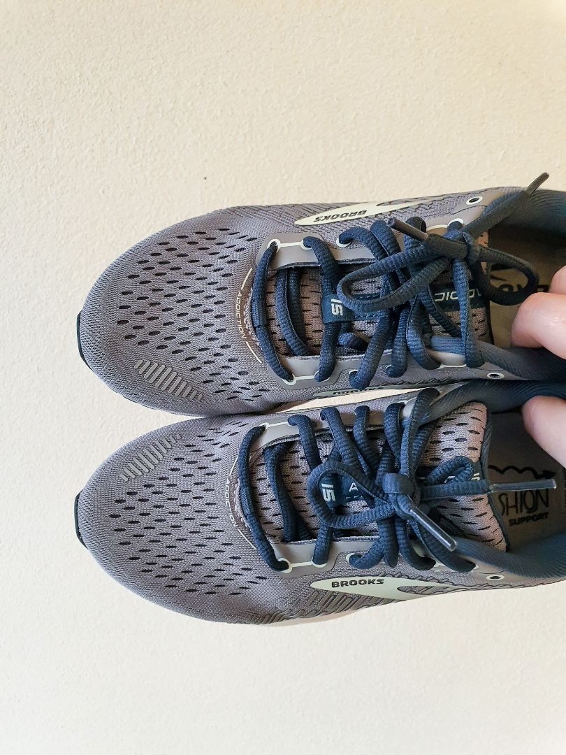 Brooks Shoes 8.5
