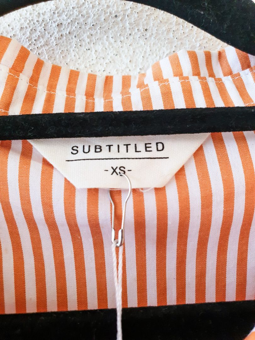 Subtitled Top XS