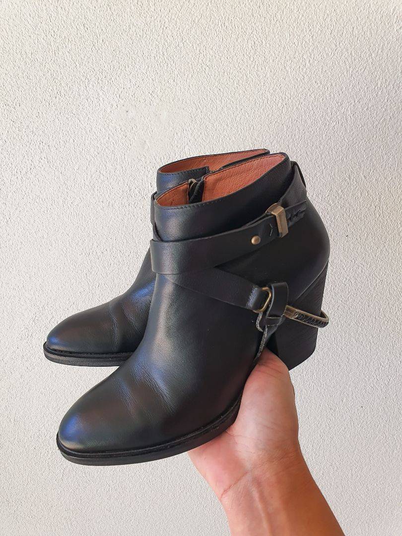 Shoes EUR37