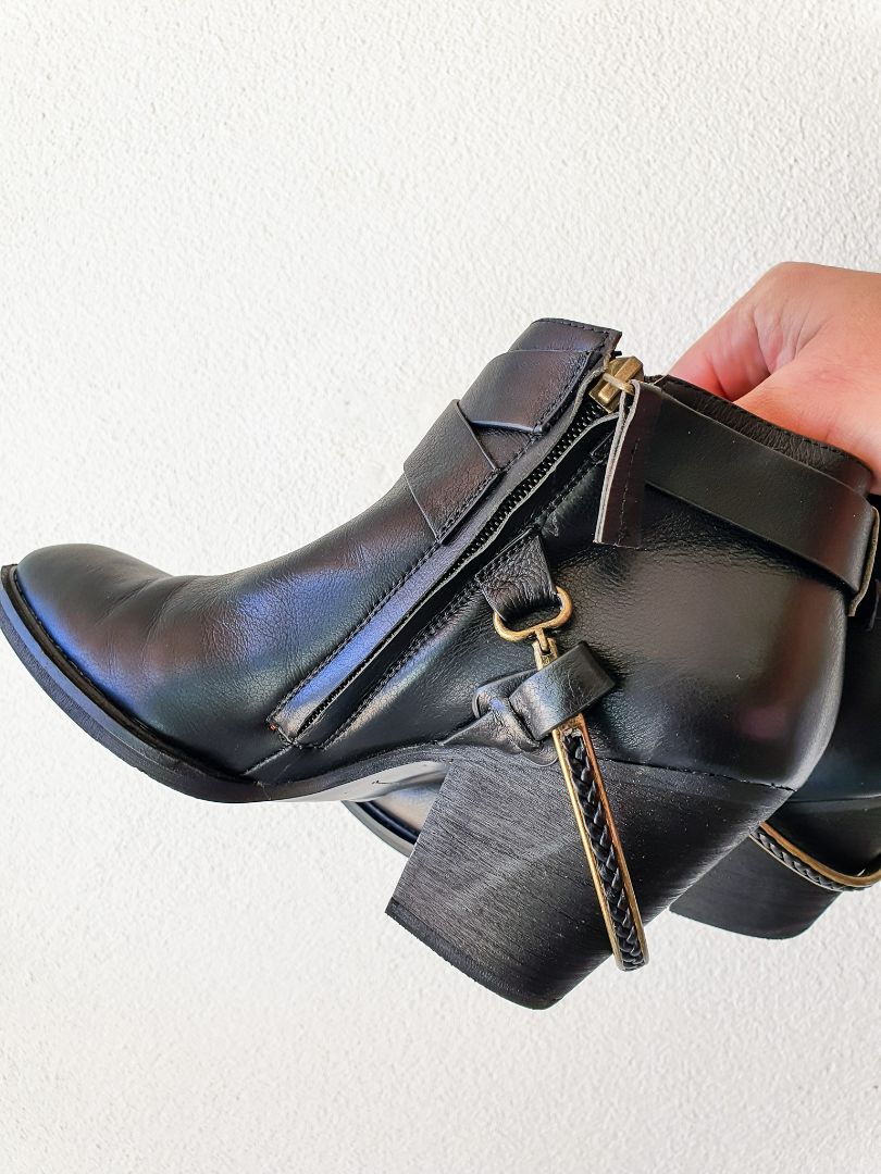 Shoes EUR37