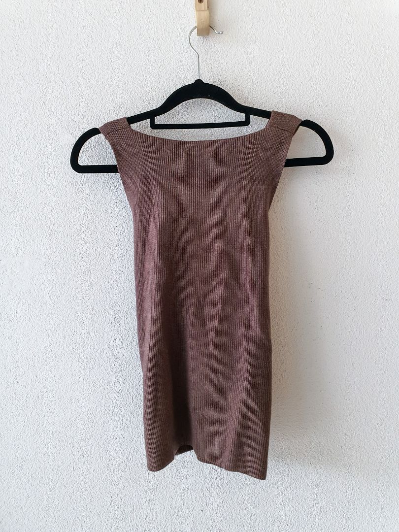The Editors Market Top M