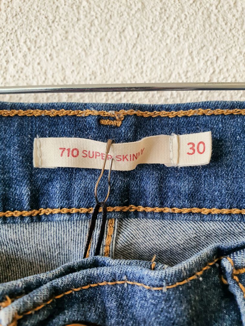 Levi's pants 30