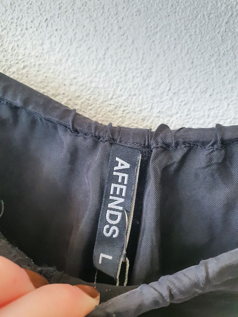 Afends Shorts L