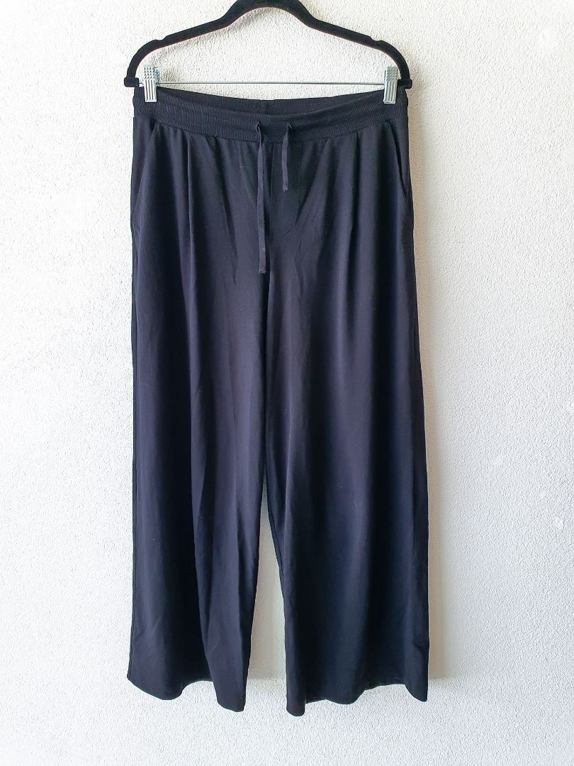 Kowtow pants M
