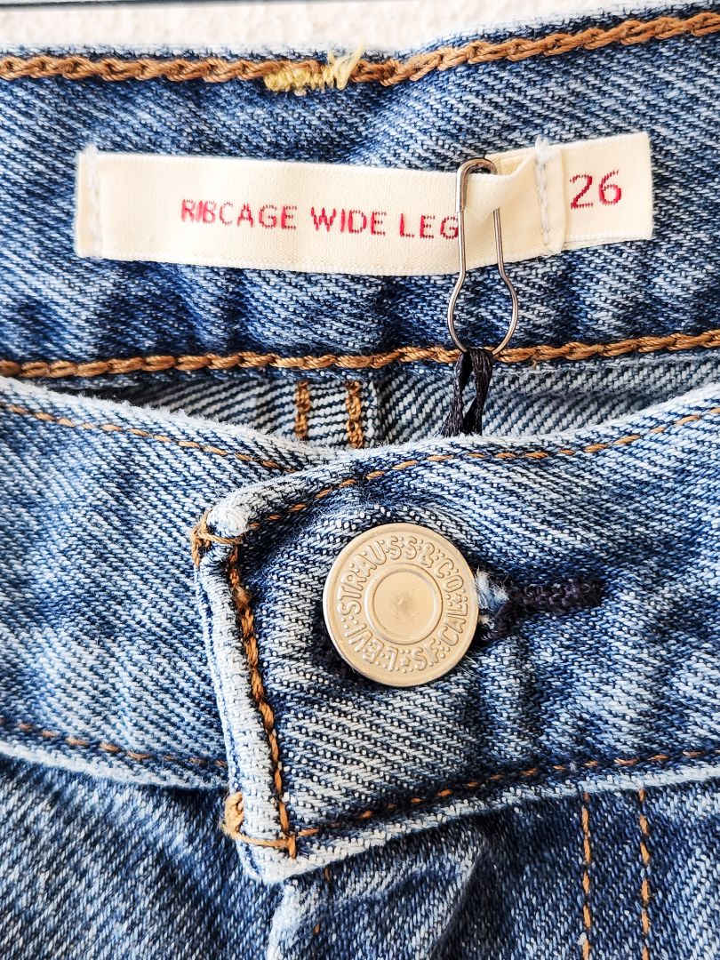 Levi's pants M