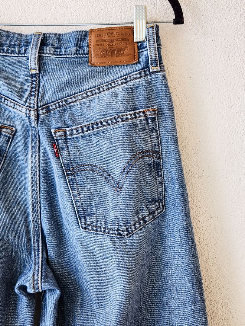 Levi's pants M