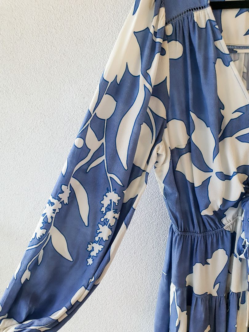 Kivari Dress M