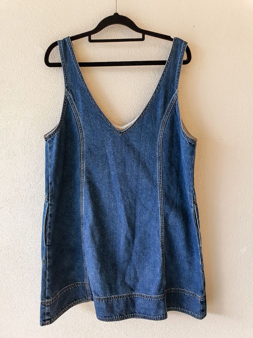 Kivari Dress M