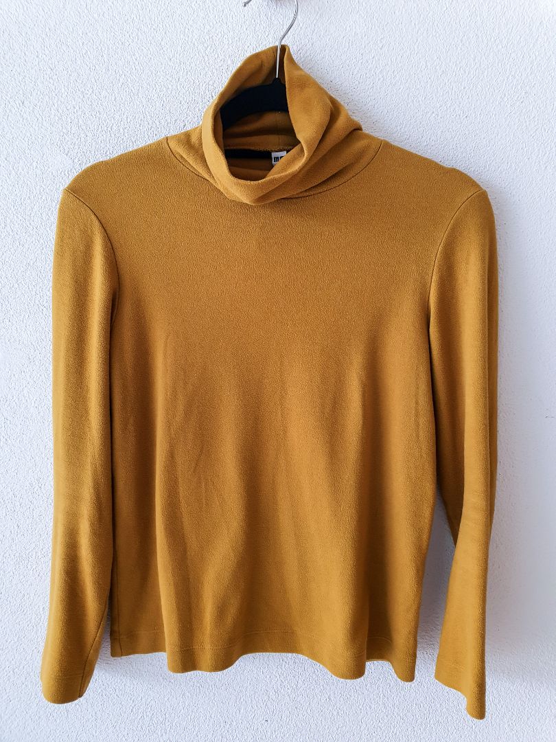 UNIQLO Top S