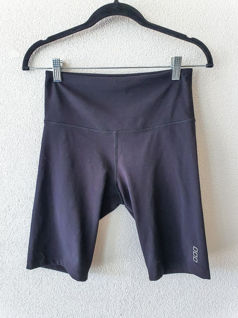 Lorna Jane Shorts S