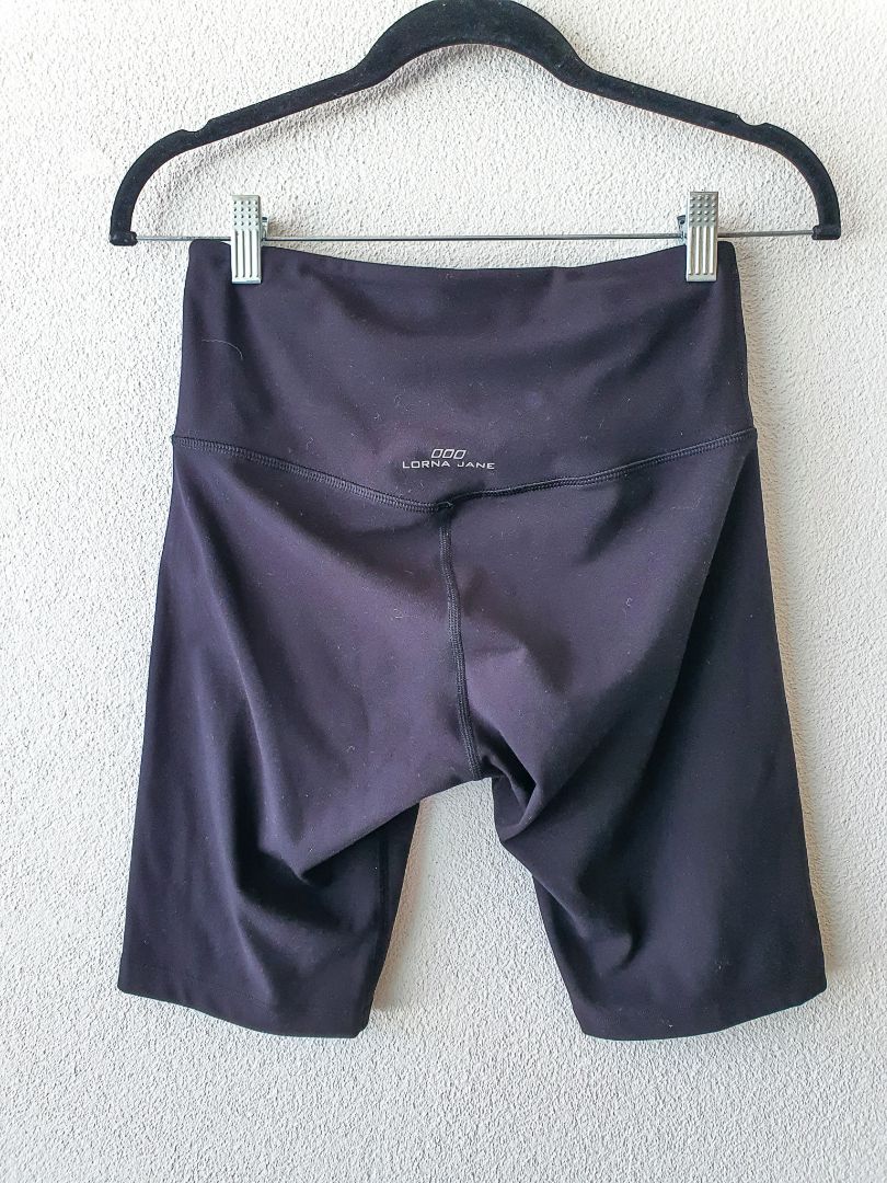 Lorna Jane Shorts S