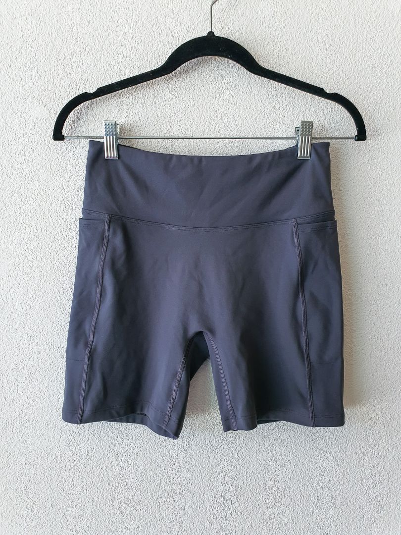Lorna Jane Shorts S