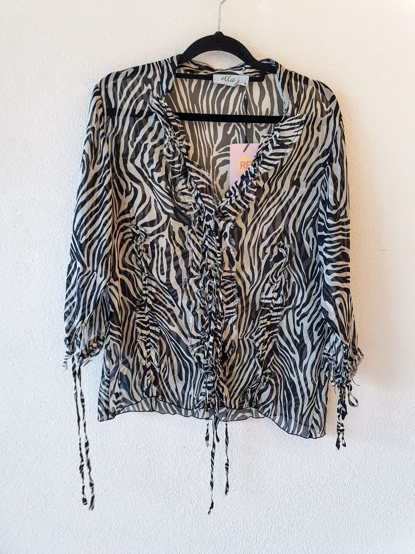 Ella J Top M