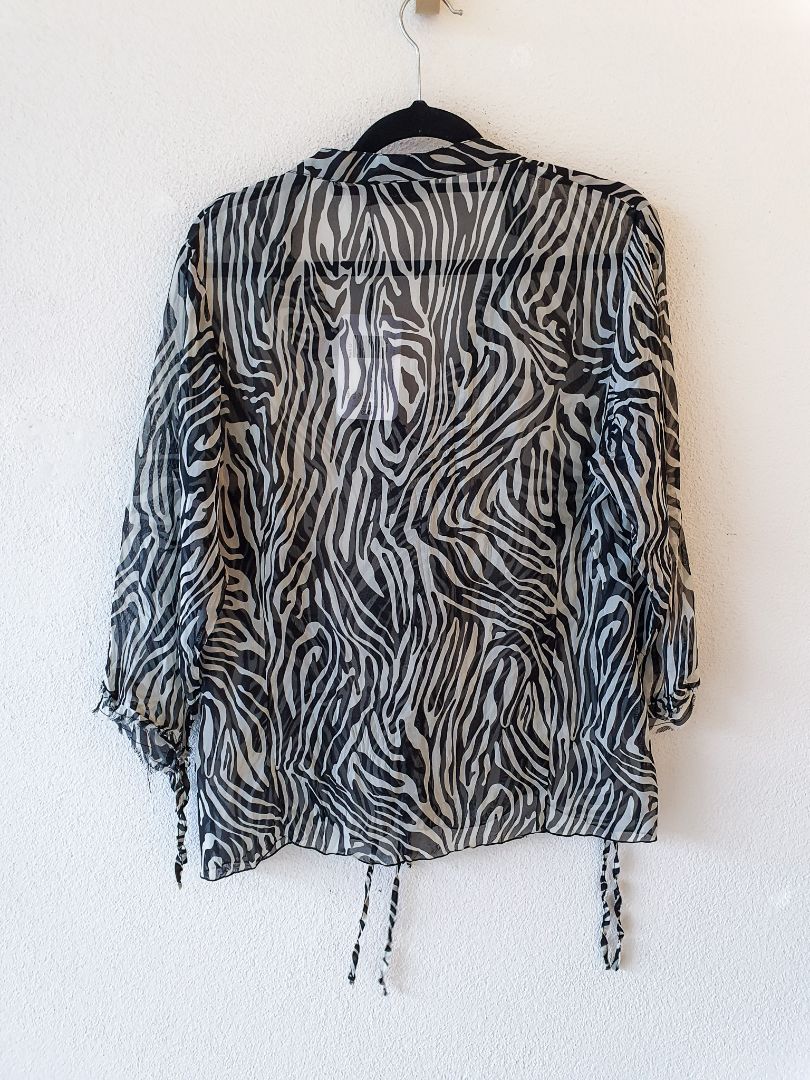 Ella J Top M