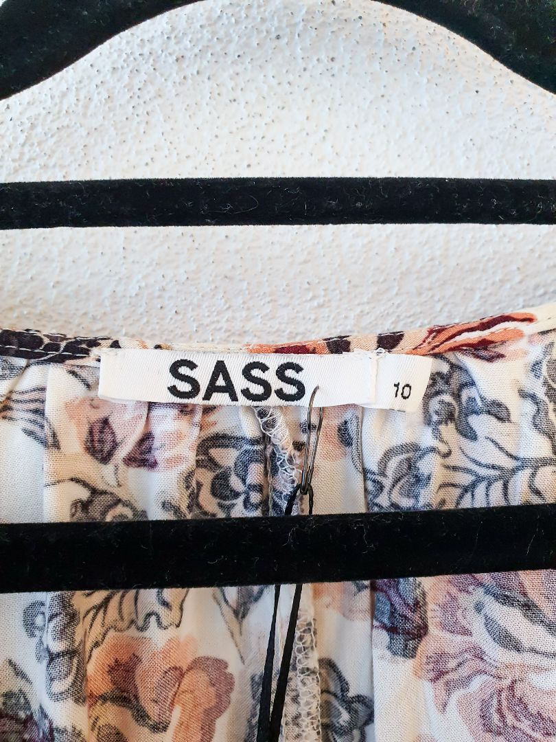 Sass Top S