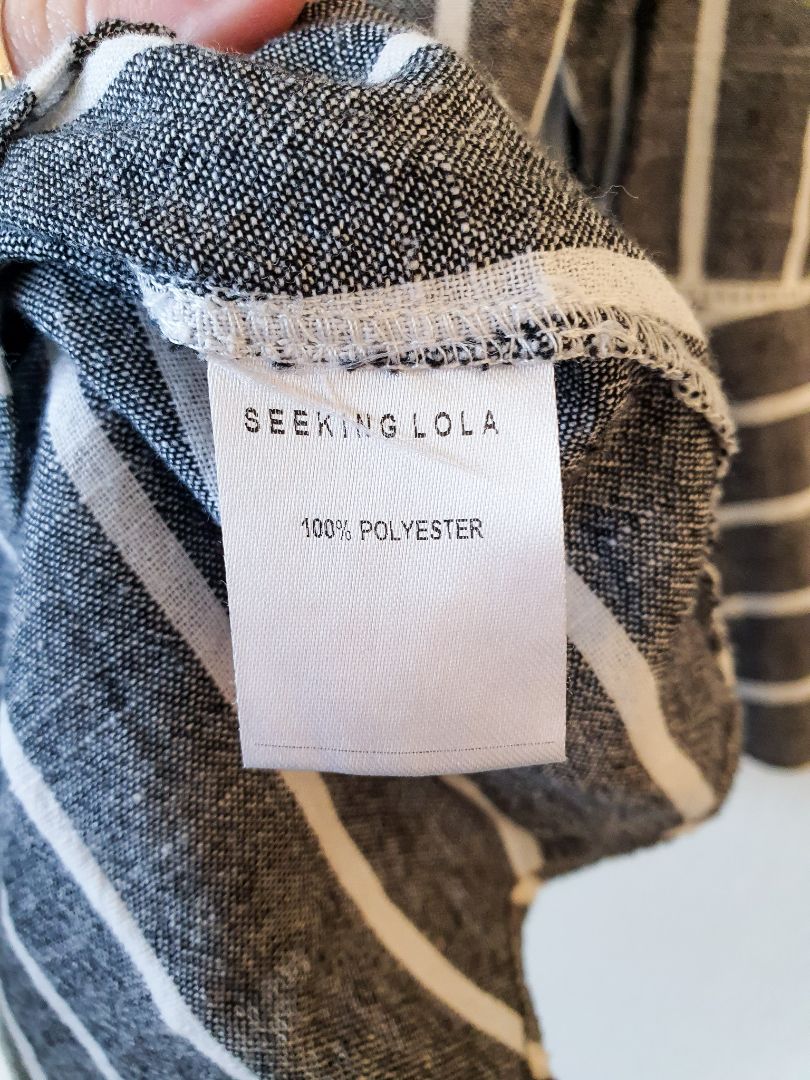 Seeking Lola Top M