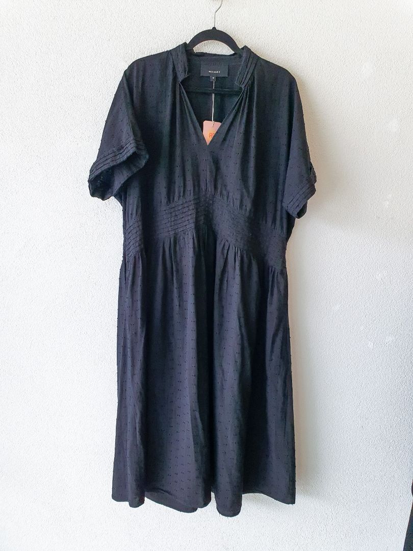Moochi Dress M