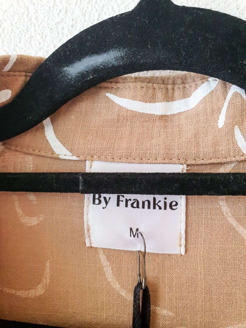 By Frankie Top M