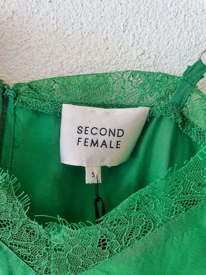 Second Female Top S
